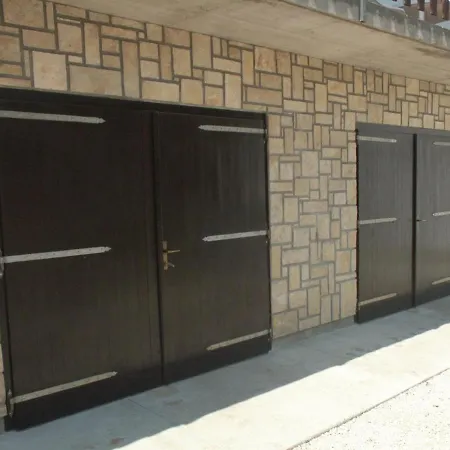 873b Apartment *