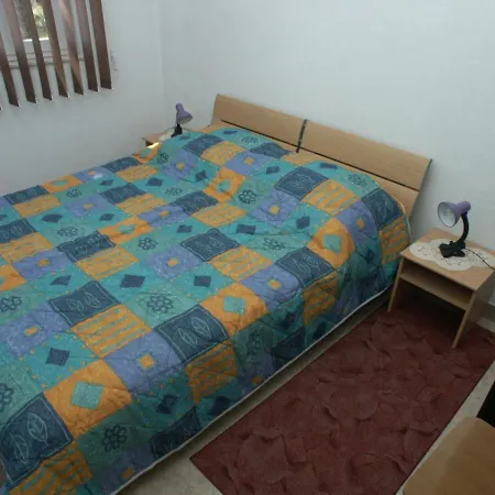 873b Apartament